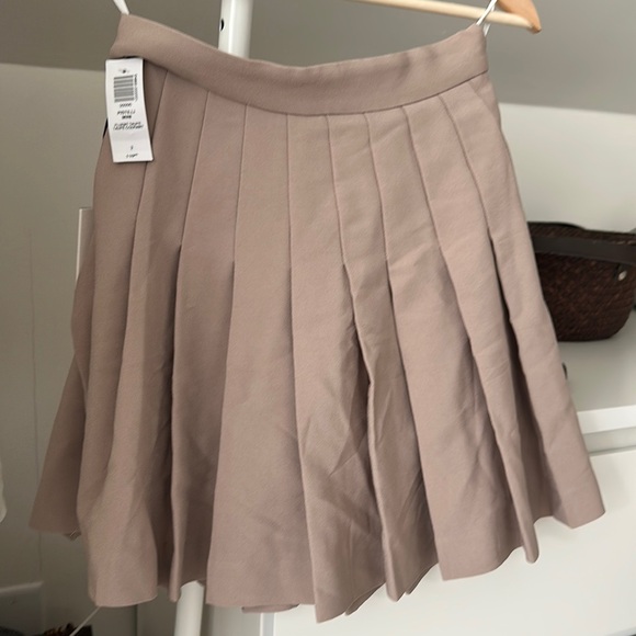 Babaton pistillu mini skirt - Picture 1 of 3